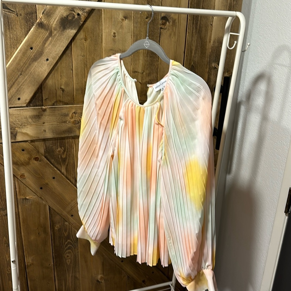 Billowy pastel long sleeve, M, sheer arms, Gibson*Latimer